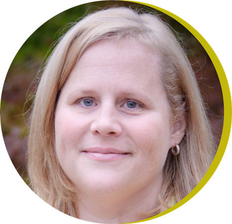 headshot photo of Jen Lang
